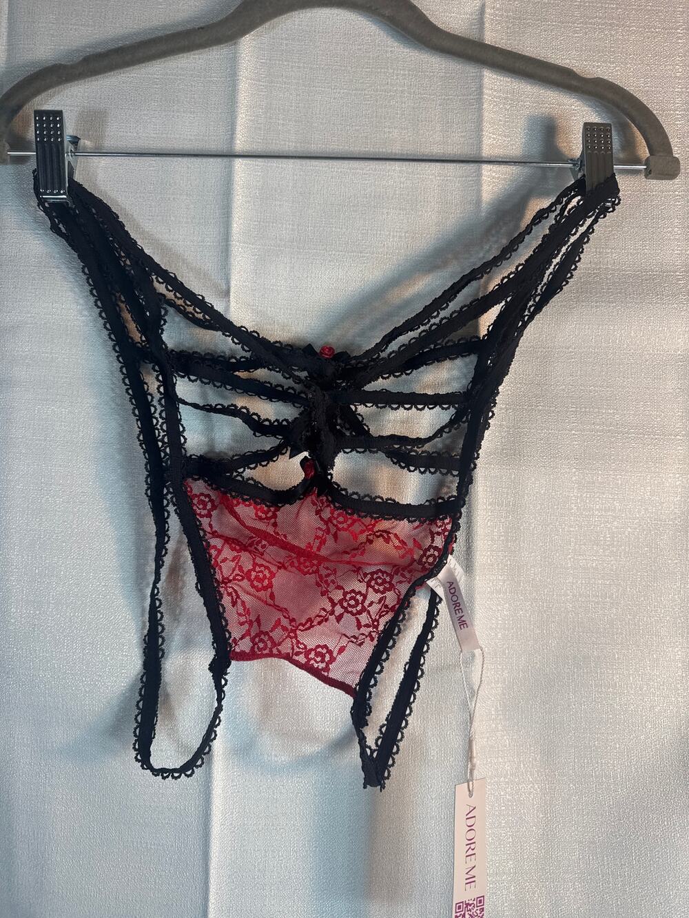 Adore Me crotchless panty red and black lace size 2X NWT